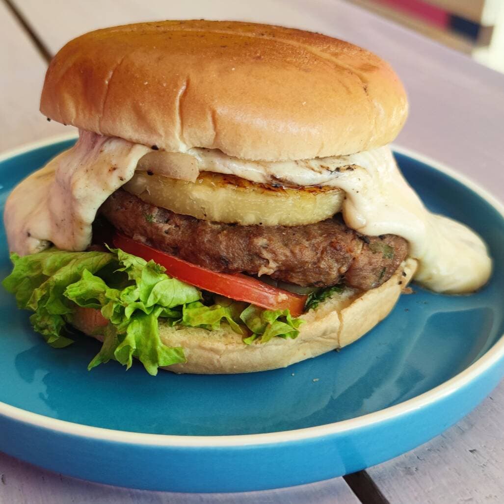 Hamburgruesa Aloha Especial