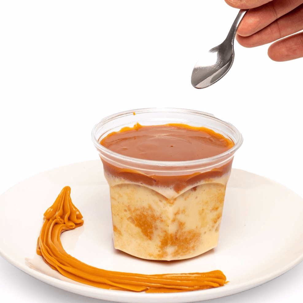 Postre de Tres Leches con Arequipe