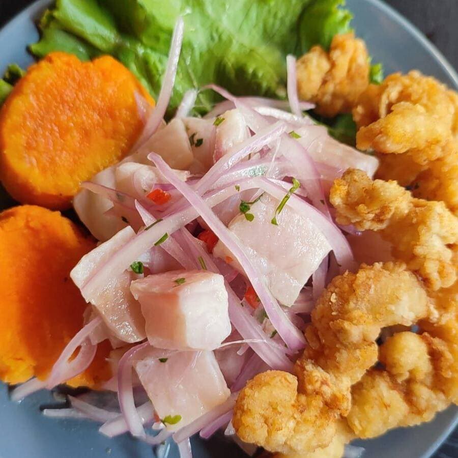 Ceviche de Pescado y Chicharrón de Pescado