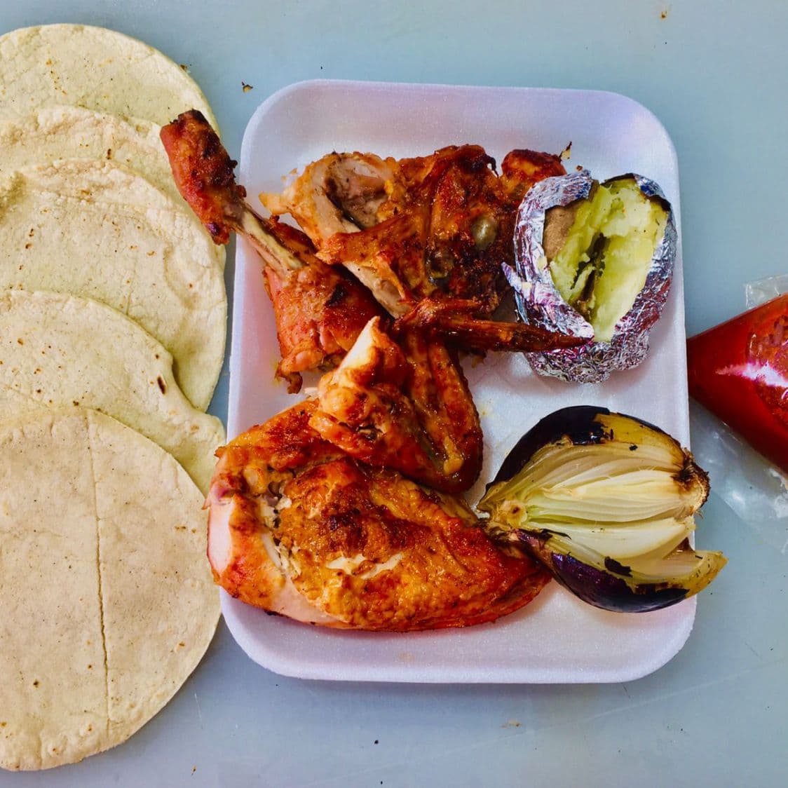 1/2 Pollo + 1 Salchicha Asada