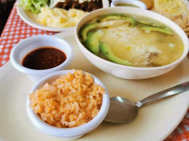 Caldo tipo tlalpeño
