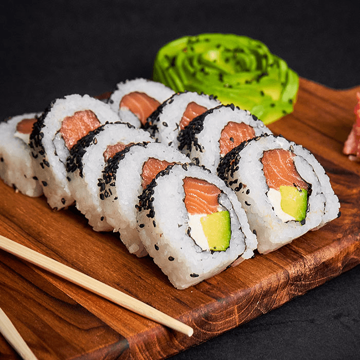 COMBO ROLL, PLATANOS TEMPURA, BEBIDA