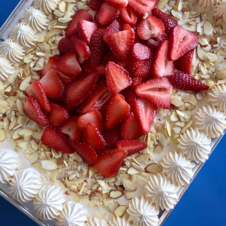 Shortcake de Fresa (20-22 Personas)