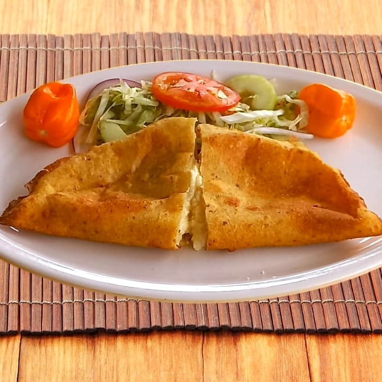 Empanada de Queso de Hebra o Queso Crema Artesanal