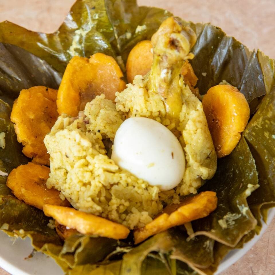 Juane de Pollo con Patacones
