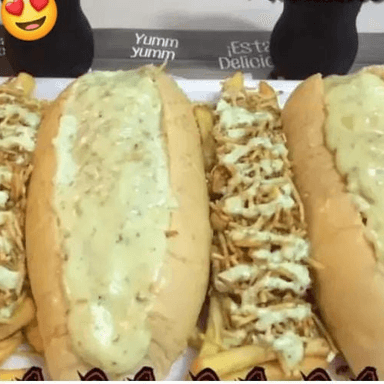 2 PERROS GRATINADOS + 2 PAPAS