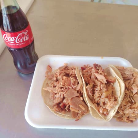 3 Tacos + Coca Cola de Vidrio