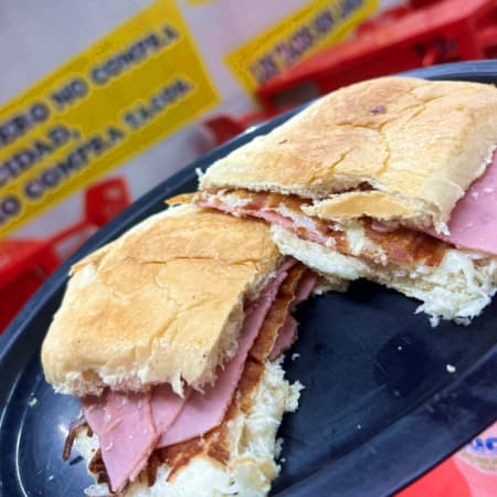 Torta Maya De Puro Jamón Y Queso