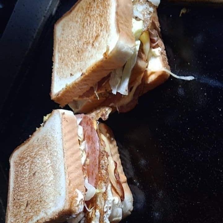 Sandwich Club.
