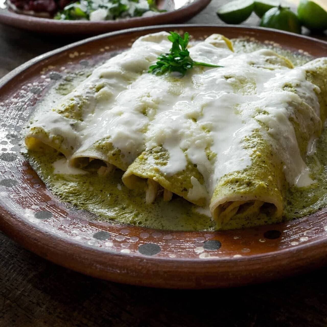 Enchiladas (Rojas, Verdes, Rojos Dulces, chipotle)