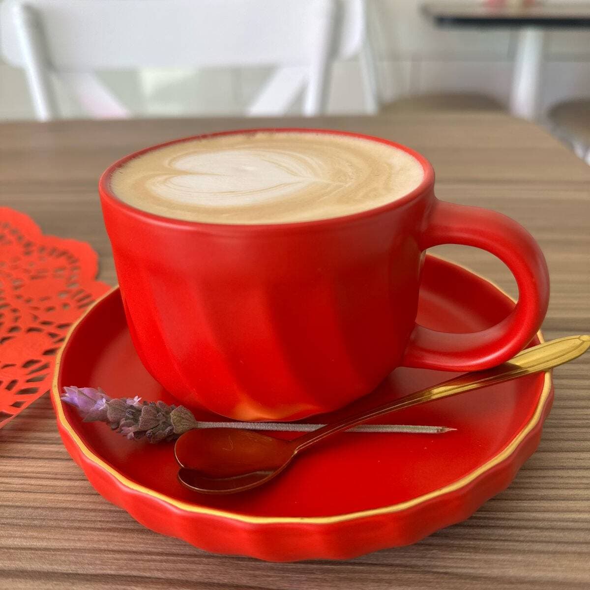 Latte caliente 16Oz