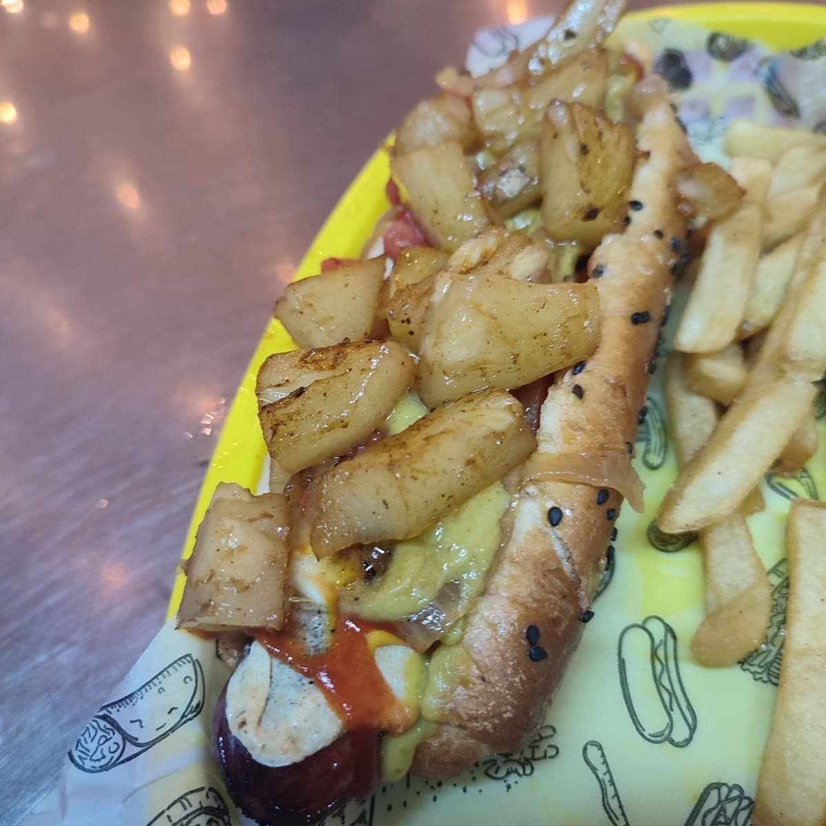 Hot Dog Clásico Hawaiano con Papas