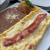 Omelette de Tocino y Queso