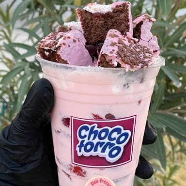 FRESAS CON CREMA Y CHOCOTORRO Vaso 16 Oz