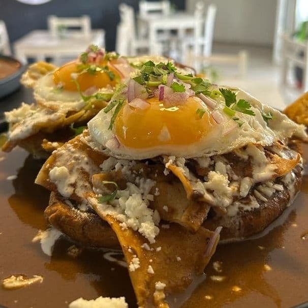 Molletes con Huevo