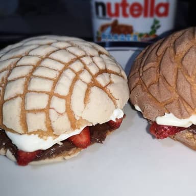 Concha rellena de nutella