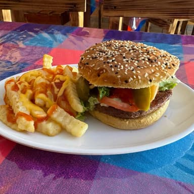Hamburguesa de Res o Pollo