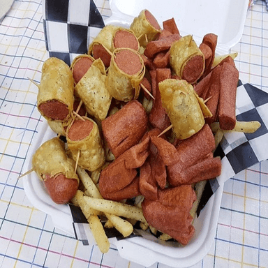 Combinado Salchitaco y Papas a la Francesa