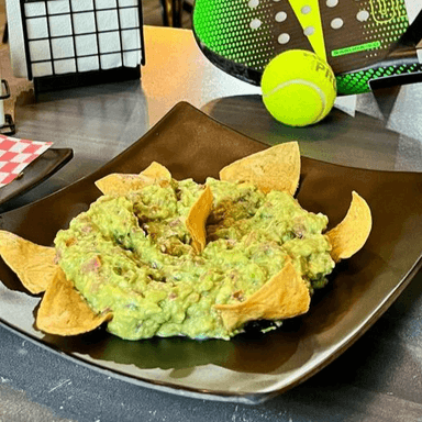 Nachos con guacamole
