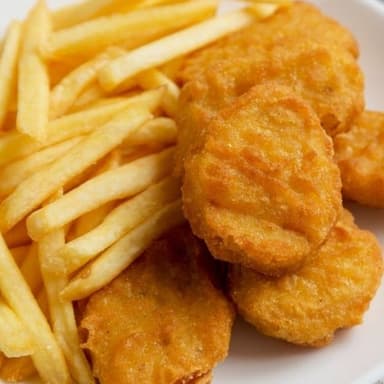 Nuggets con papas