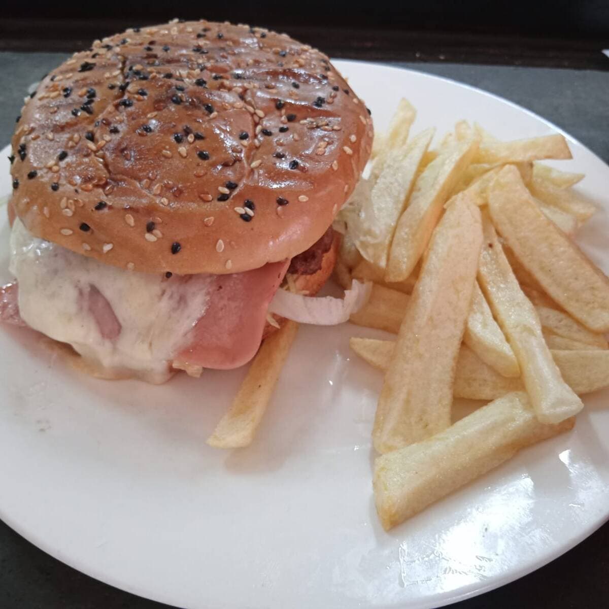 Hamburguesa Especial C/ Papas