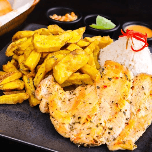 Filete de Pollo con Papas y Arroz