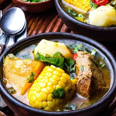 Sancocho de Pollo y Res