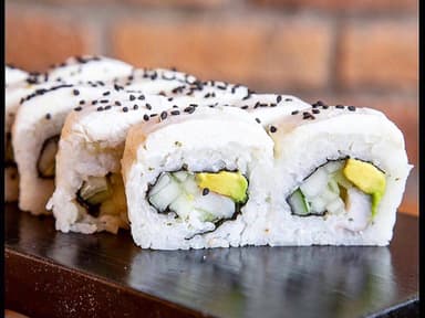 Sushi o Yakimeshi + Te Helado