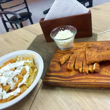 Torta de Chilaquil con Pechuga Empanizada