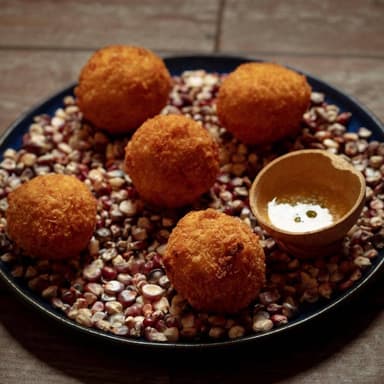 Arancinis de Hongos con Salsa Ali Oli.