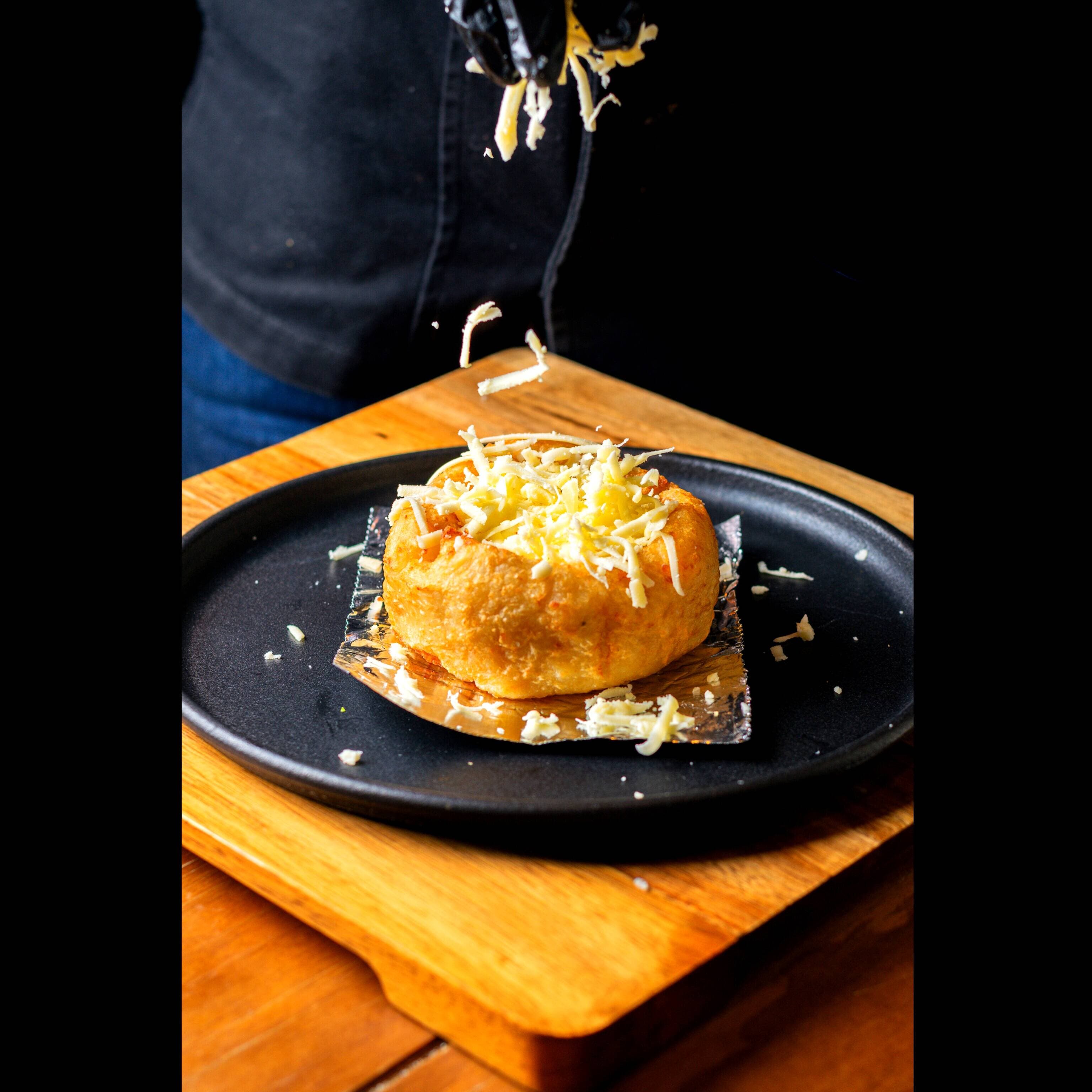 Papa al Horno Rellena de Chorizo y Queso 400 G