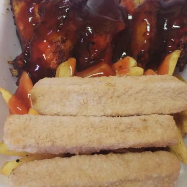 Alitas con dedos de pollo