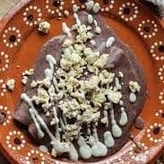 Enfrijoladas con Huevo