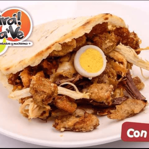 OFERTA AREPA CON TODO  OBS JUGO NATURAL Y POSTRE