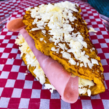 Cachapa Queso Costeño y Jamón