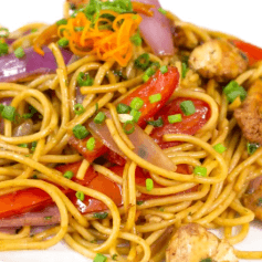 Tallarines Saltado con Pollo
