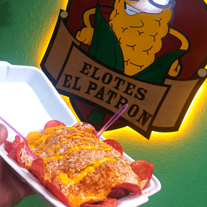 NACHOS CON FRIJOL O ELOTE