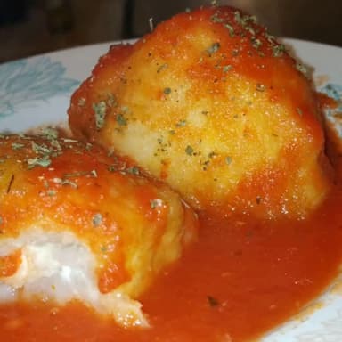 TORTITAS DE COLIFLOR EN CALDILLO DE JITOMATE