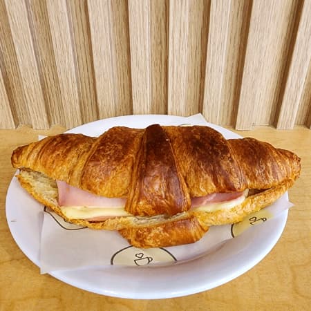 Croissant Jamon y Queso