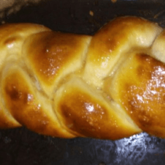 Pan Dulce Relleno con Crema Pastelera
