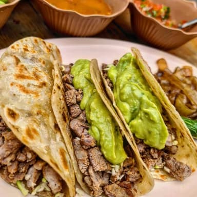 Tres Tacos de Adobada + Agua Jamaica