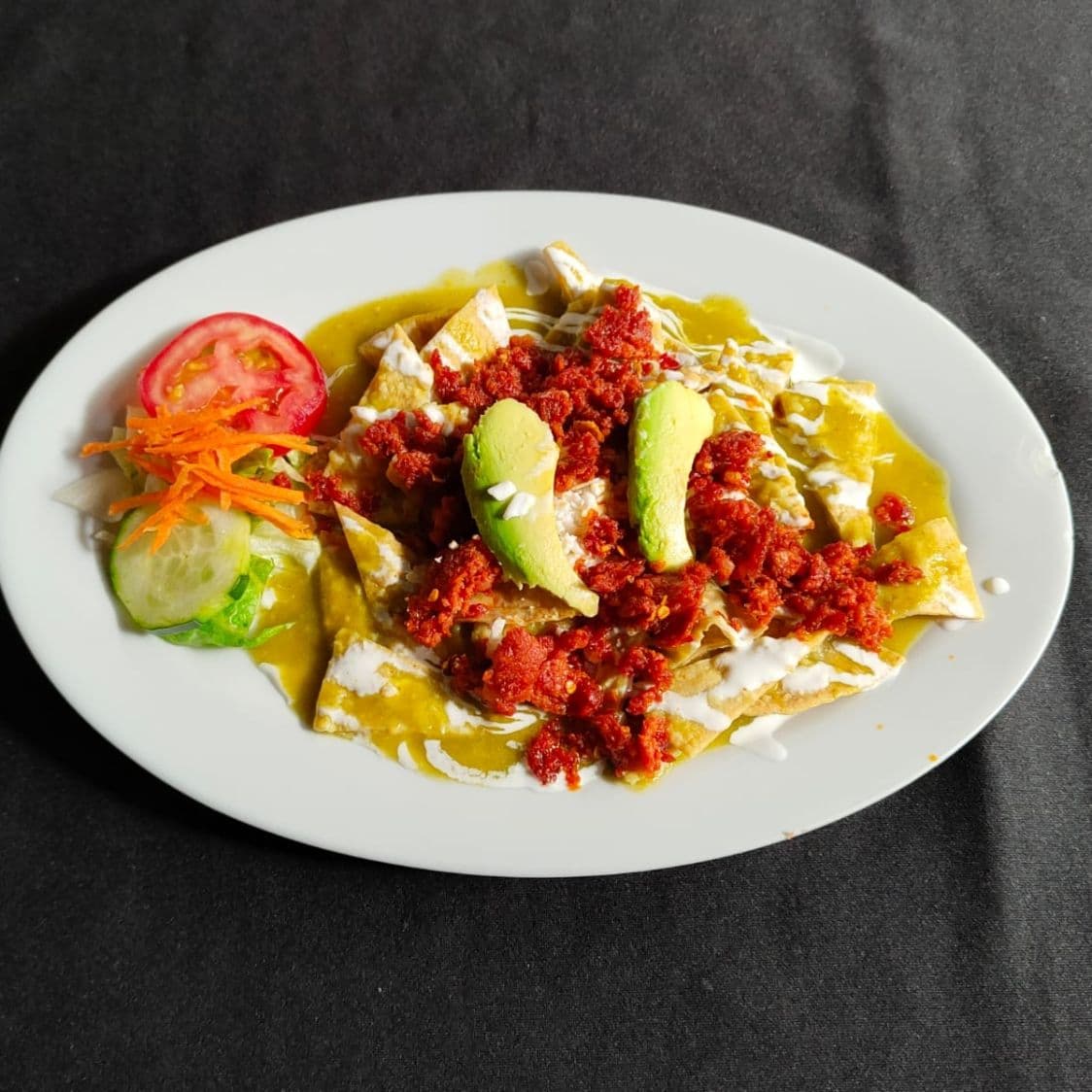 Desayuno Chilaquiles Verdes con Chorizo