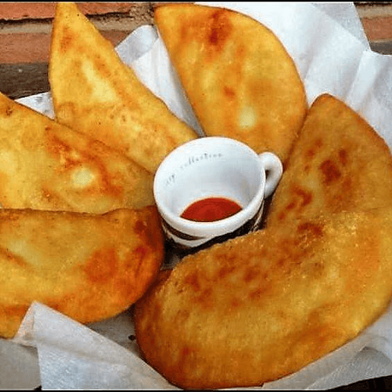 Empanadas de Pollo con Tocineta