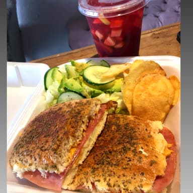 Combo-Panini y Agua de Jamaica