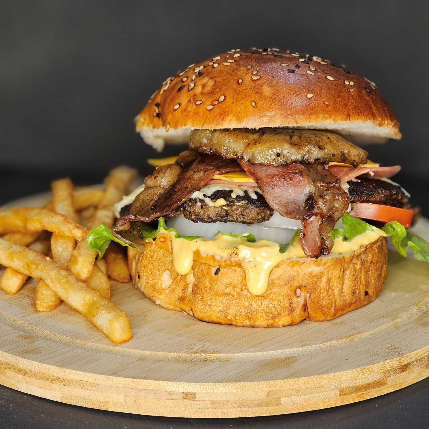 Hamburguesa Hawaiana con Papas