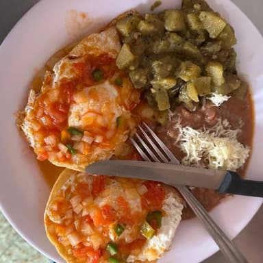 Combo Huevos Rancheros + Café