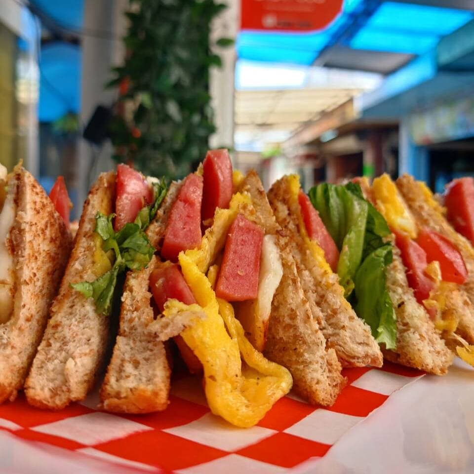 Club Sándwich de Salchicha