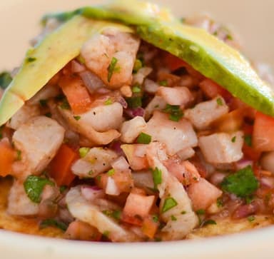 Tostada ceviche de pescado