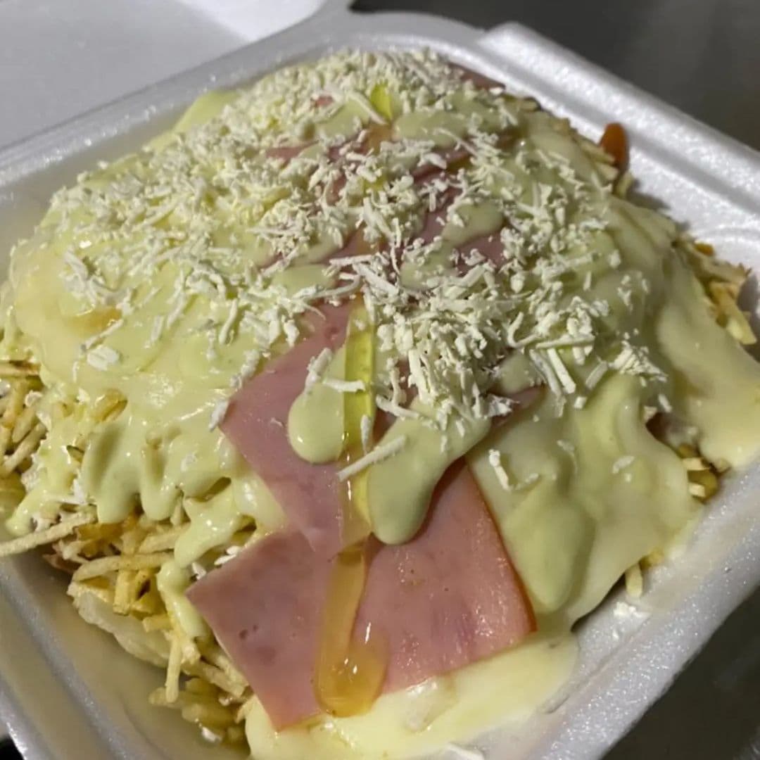 2x1 , 1 Salchipapa Gratinada + 1 Perro Gratinado
