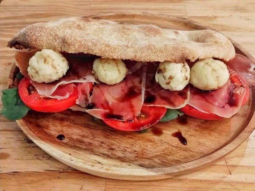 Paninos Sándwich Gourmet